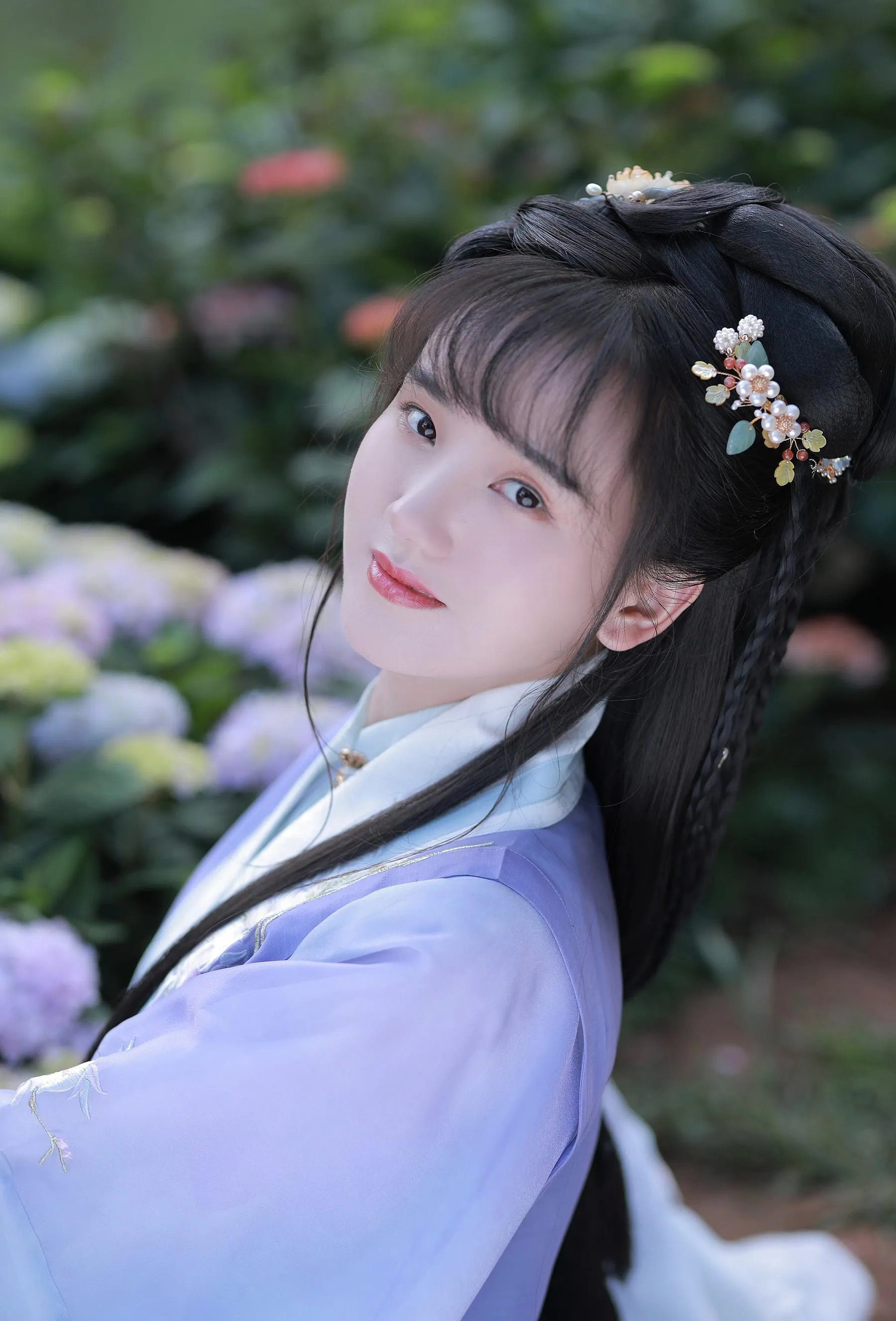 [艺图语] 2022.07.01 风有约，花不误 甜甜阑 [22P]插图1
